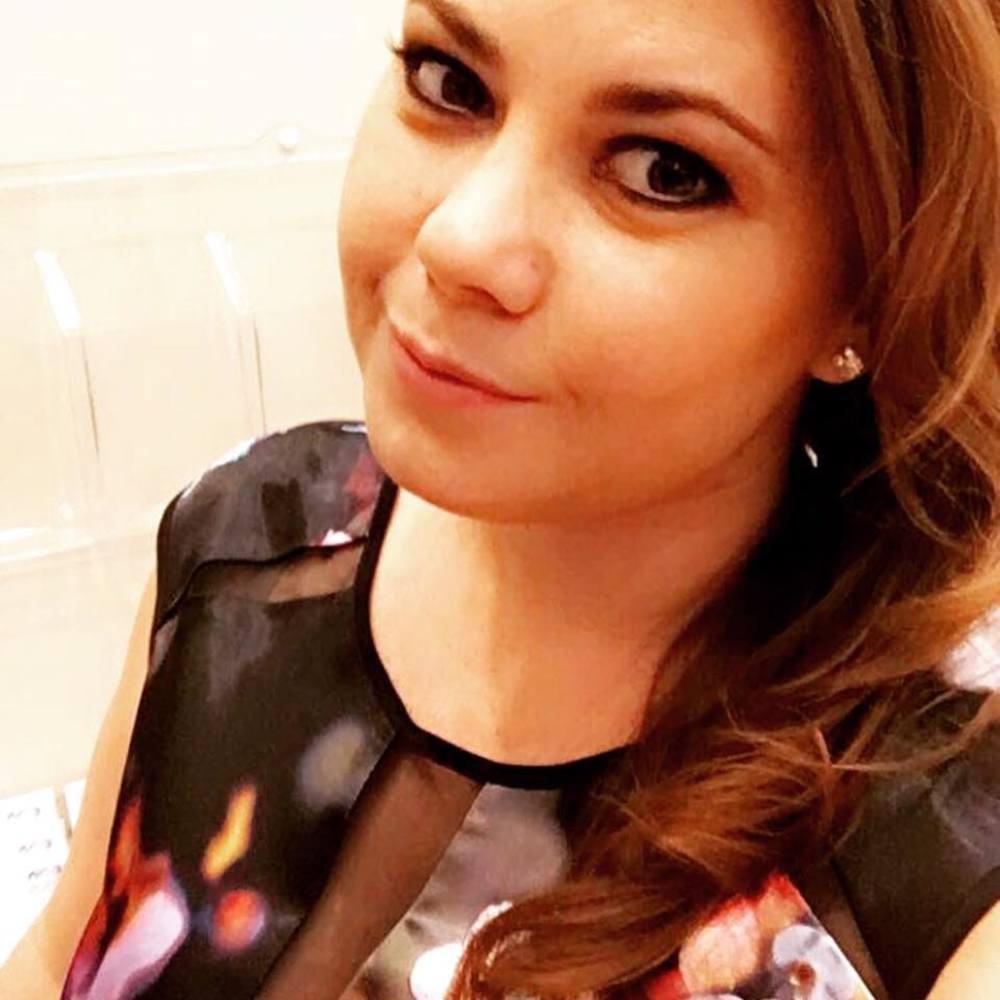 Meet your Posher, Elizabeth q